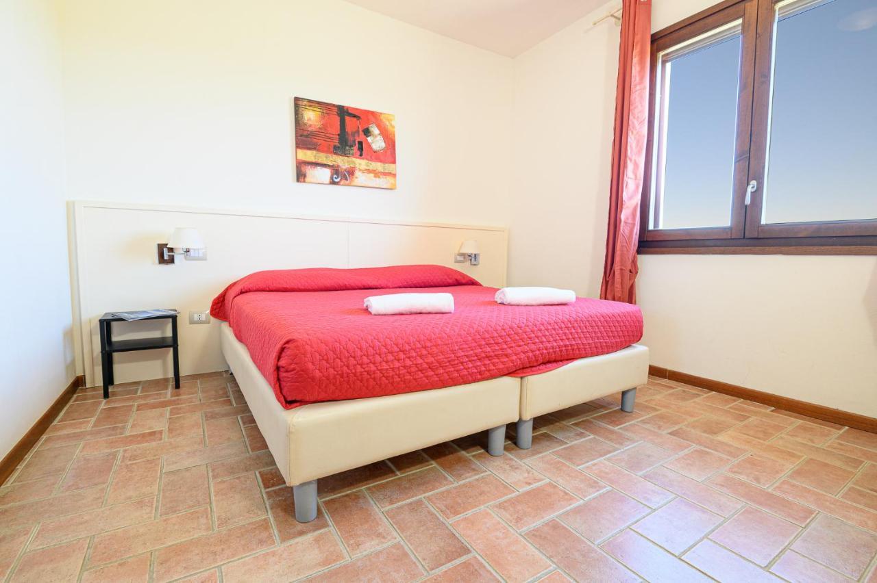 Residenza Principina Aparthotel Principina Terra Exteriör bild
