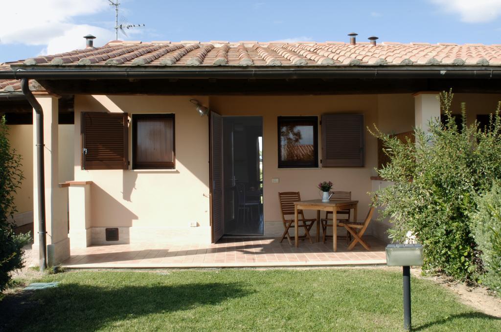 Residenza Principina Aparthotel Principina Terra Exteriör bild